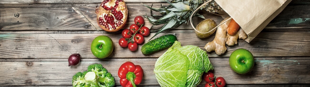 Gemüse und Früchte mit Lebensmittel zertifizierter Verpackung